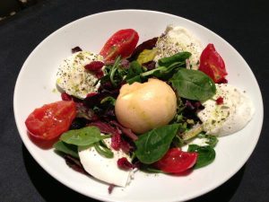 A Mozzarella, um queijo chave na cozinha italiana.