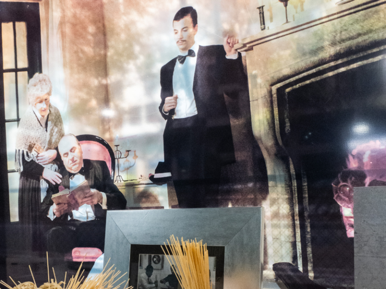 “La Mafia se sienta a la mesa”: o livro de Kermoal e Bartolomei, de onde vem o nosso nome