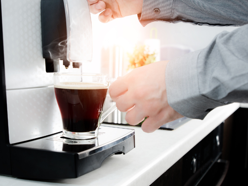 espresso lungo - ¿Conoces los 16 tipos de café que se toman en Italia?