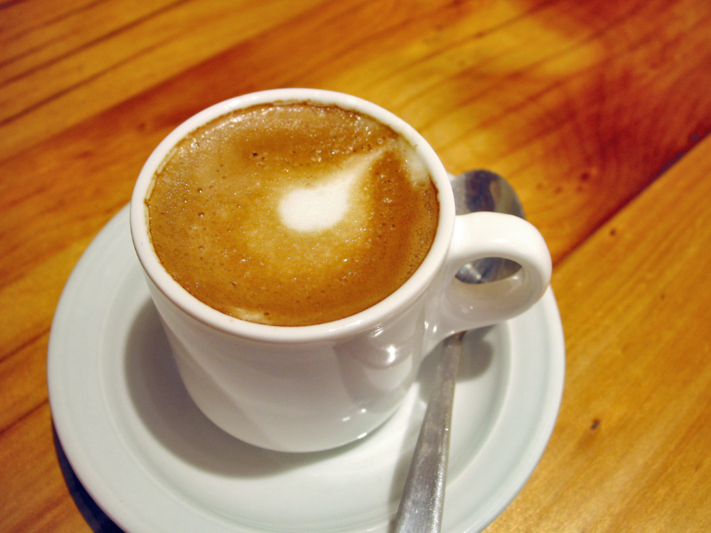 cafe macchiato - ¿Conoces los 16 tipos de café que se toman en Italia?