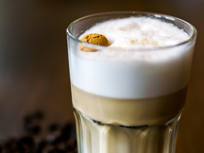 cafe latte macchiato - ¿Conoces los 16 tipos de café que se toman en Italia?