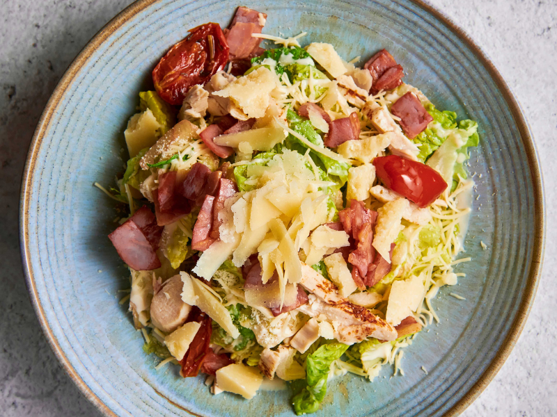 ensalada cesar romana - 5 recetas de ensaladas italianas: frescas, crujientes y deliciosas