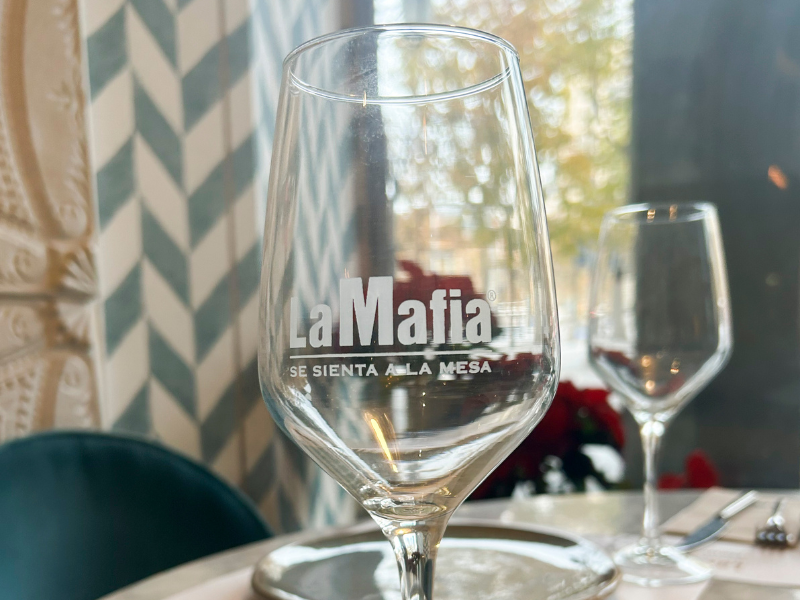 La Mafia se sienta a la mesa
